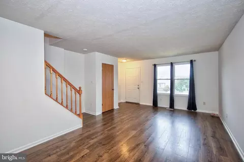 Living - 826 Clover Leaf Ct, Edgewood, MD 21040 photo 1 of 2