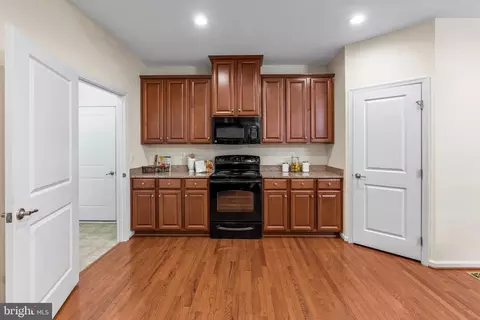 Entry Way - 331 Tufton Cir, Fallston, MD 21047 photo 6 of 13
