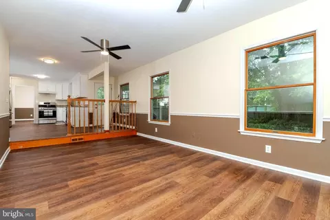 Living - 226 Garnett Rd, Joppa, MD 21085 photo 8 of 9