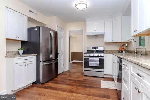 Kitchen - 226 Garnett Rd, Joppa, MD 21085 photo 2 of 2