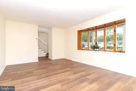 Living - 226 Garnett Rd, Joppa, MD 21085 photo 3 of 9