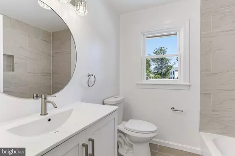Bath - 201 Contee Rd, Joppa, MD 21085 photo 5 of 6