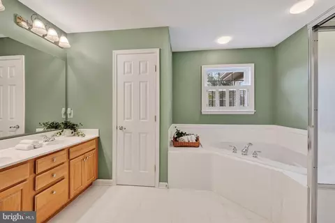Bath - 2003 Fallston Valley Dr, Fallston, MD 21047 photo 2 of 4