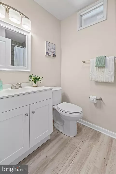 Bath - 810 Bradley Rd, Joppa, MD 21085 photo 2 of 4