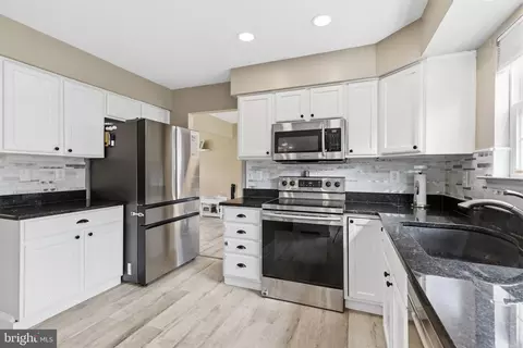 Kitchen - 3713 Wolf Trl, Abingdon, MD 21009 photo 2 of 2