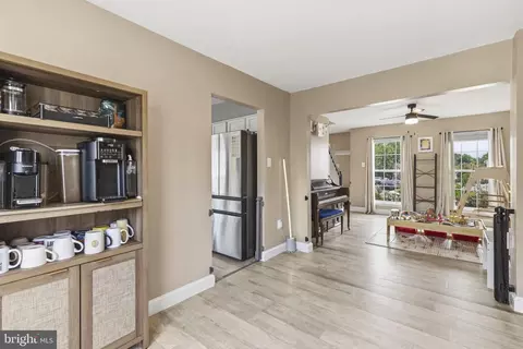 Entry Way - 3713 Wolf Trl, Abingdon, MD 21009 photo 5 of 6