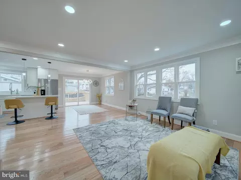 Living - 408 Garnett Rd, Joppa, MD 21085 photo 3 of 8