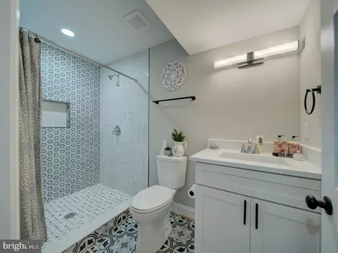 Bath - 408 Garnett Rd, Joppa, MD 21085 photo 3 of 3