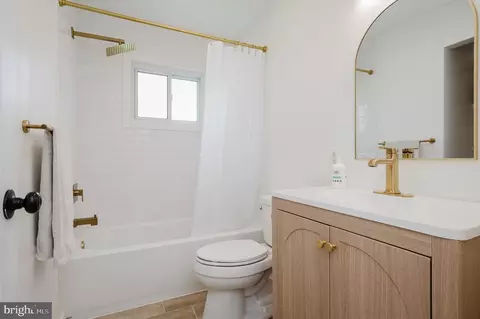 Bath - 416 Enfield Rd, Joppa, MD 21085 photo 1 of 4