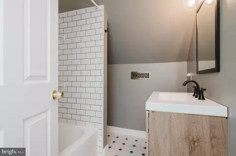 Bath - 416 Enfield Rd, Joppa, MD 21085 photo 3 of 4