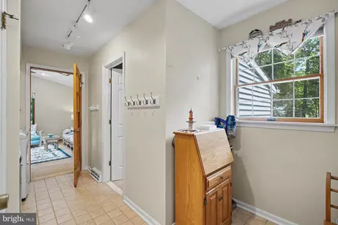Entry Way - 2708 Raynham Ct, Baldwin, MD 21013 photo 5 of 10