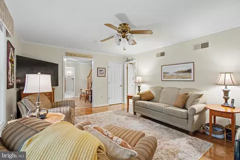 Living - 2708 Raynham Ct, Baldwin, MD 21013 photo 3 of 7