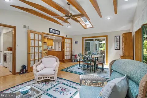 Entry Way - 2708 Raynham Ct, Baldwin, MD 21013 photo 6 of 10
