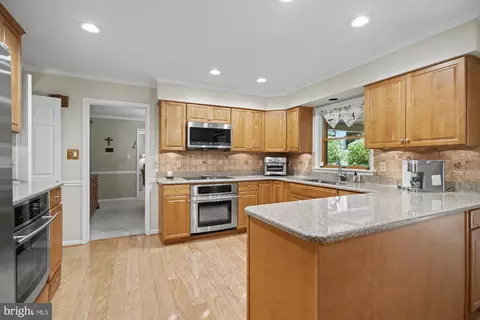 Kitchen - 2708 Raynham Ct, Baldwin, MD 21013 photo 4 of 7