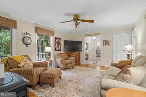 Living - 2708 Raynham Ct, Baldwin, MD 21013 photo 2 of 7
