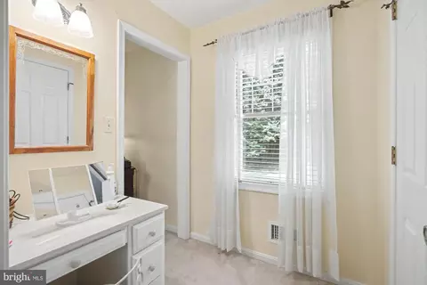 Entry Way - 2708 Raynham Ct, Baldwin, MD 21013 photo 10 of 10