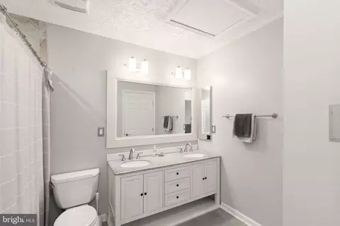 Bath - 400 Macintosh Cir, Joppa, MD 21085 photo 2 of 3