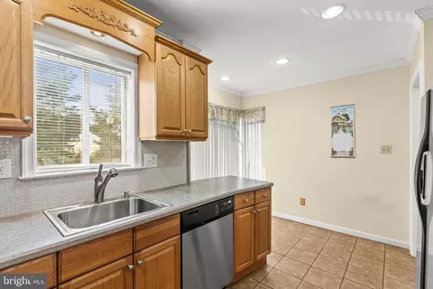 Kitchen - 408 Kentmore Ter, Abingdon, MD 21009 photo 4 of 5