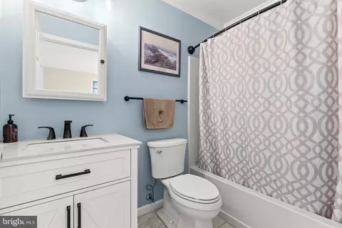 Bath - 408 Kentmore Ter, Abingdon, MD 21009 photo 3 of 4
