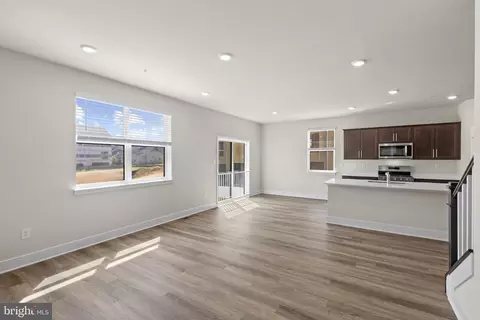 Living - 807 Spikeresh Way, Joppa, MD 21085 photo 2 of 2