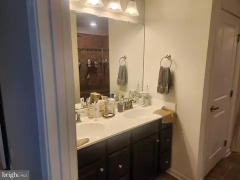 Bath - 528 Potomac Rd, Joppa, MD 21085 photo 3 of 4