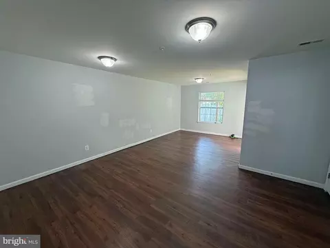 Living - 4702 Wineleaf Ln, Aberdeen, MD 21001 photo 1 of 12