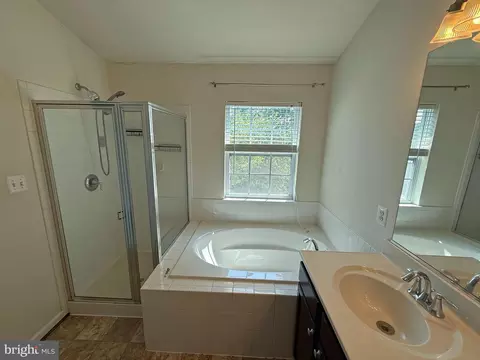 Bath - 4702 Wineleaf Ln, Aberdeen, MD 21001 photo 3 of 4