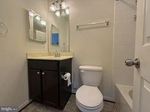 Bath - 4702 Wineleaf Ln, Aberdeen, MD 21001 photo 4 of 4