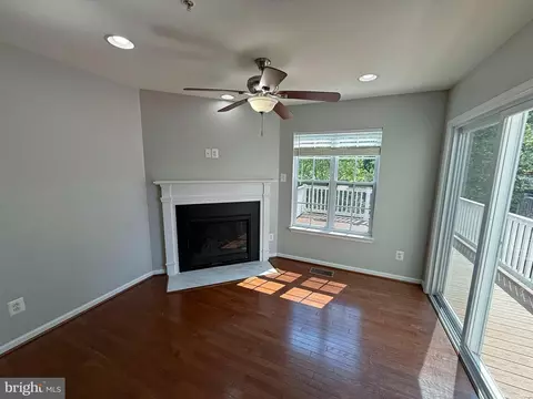 Living - 4702 Wineleaf Ln, Aberdeen, MD 21001 photo 8 of 12