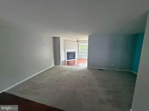 Living - 4702 Wineleaf Ln, Aberdeen, MD 21001 photo 9 of 12