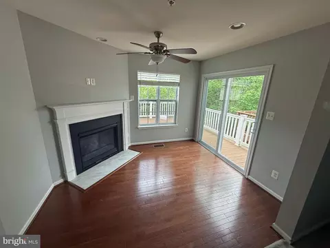 Living - 4702 Wineleaf Ln, Aberdeen, MD 21001 photo 10 of 12