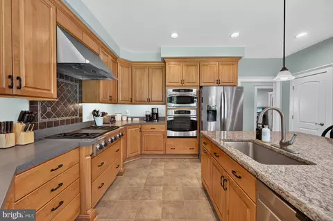 Kitchen - 2600 Winters Run Rd, Joppa, MD 21085 photo 4 of 7