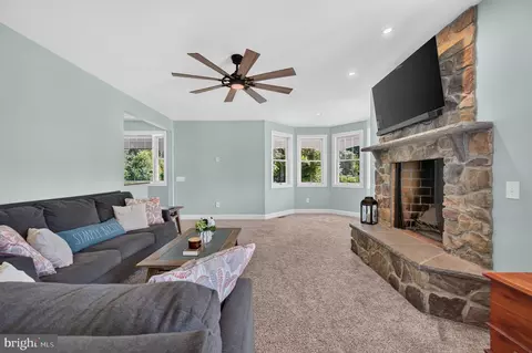 Living - 2600 Winters Run Rd, Joppa, MD 21085 photo 2 of 2