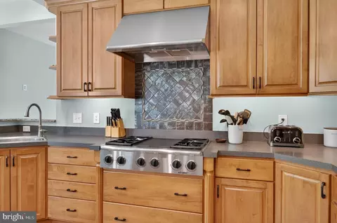 Kitchen - 2600 Winters Run Rd, Joppa, MD 21085 photo 6 of 7