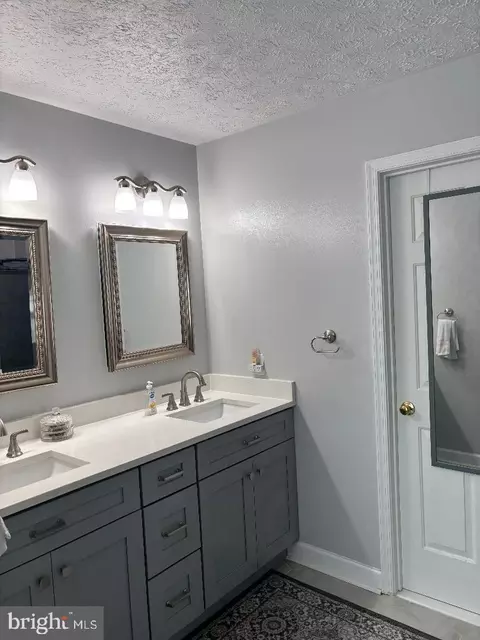 Bath - 612 Winesap Ct, Joppa, MD 21085 photo 3 of 6