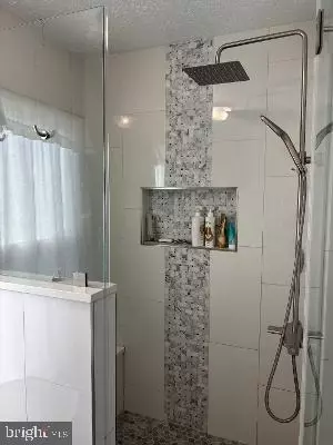 Bath - 612 Winesap Ct, Joppa, MD 21085 photo 4 of 6