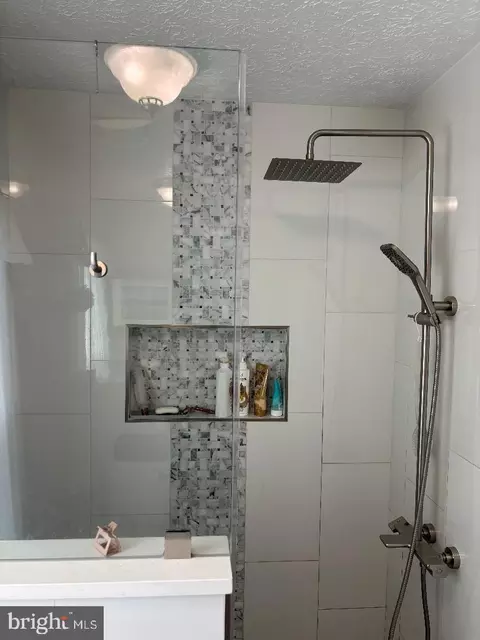 Bath - 612 Winesap Ct, Joppa, MD 21085 photo 5 of 6