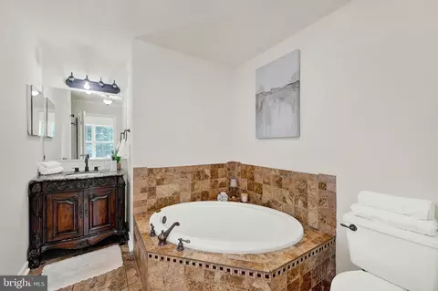 Bath - 550 Nanticoke Ct, Abingdon, MD 21009 photo 2 of 2