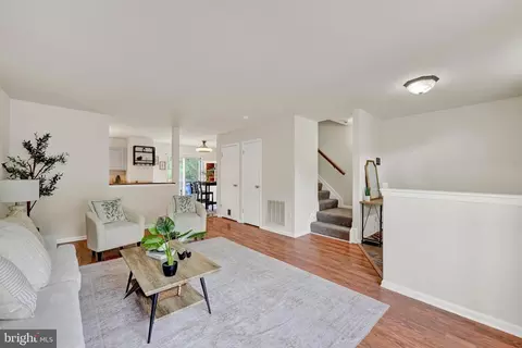 Living - 550 Nanticoke Ct, Abingdon, MD 21009 photo 2 of 5