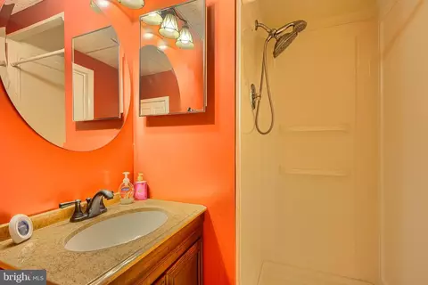 Bath - 3323 Timberwolf Ct, Abingdon, MD 21009 photo 6 of 7