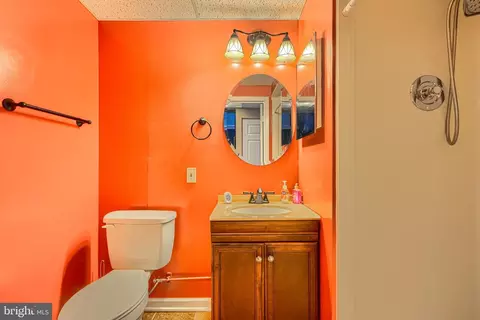 Bath - 3323 Timberwolf Ct, Abingdon, MD 21009 photo 5 of 7