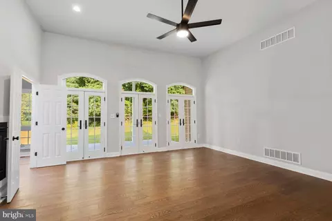 Living - 705 Singer Rd, Abingdon, MD 21009 photo 3 of 8