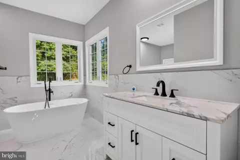 Bath - 705 Singer Rd, Abingdon, MD 21009 photo 1 of 6