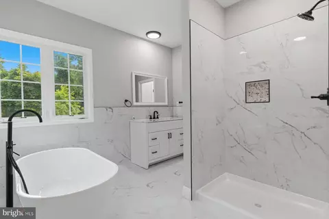 Bath - 705 Singer Rd, Abingdon, MD 21009 photo 2 of 6
