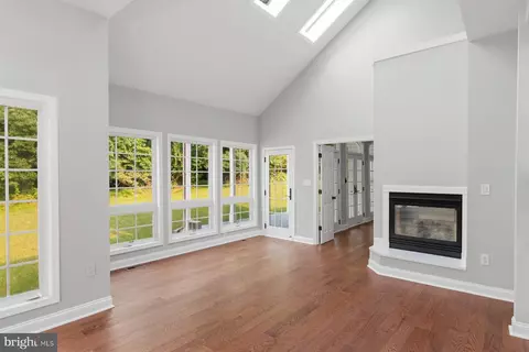 Living - 705 Singer Rd, Abingdon, MD 21009 photo 4 of 8