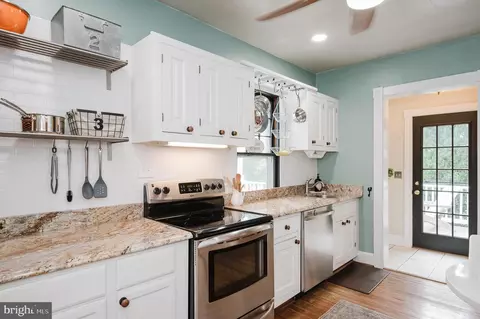 Kitchen - 2410 Watervale Rd, Fallston, MD 21047 photo 6 of 8