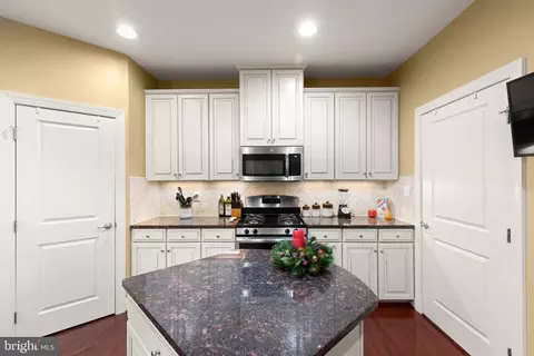 Entry Way - 1833 Exton Dr, Fallston, MD 21047 photo 3 of 8