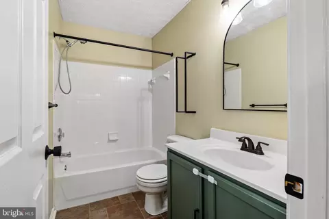 Bath - 2138 Kyle Green Rd, Abingdon, MD 21009 photo 1 of 3