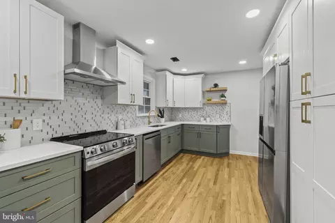 Kitchen - 2114 Oaklyn Dr, Fallston, MD 21047 photo 2 of 4