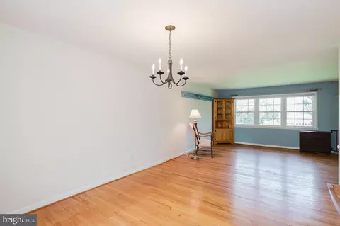Living - 1306 Grandview Ct, Fallston, MD 21047 photo 5 of 8
